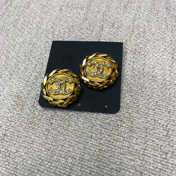 Authentic CHANEL vintage 1990s Gold Plated CC rhinestone Clip on earrings - Picture 8 of 11